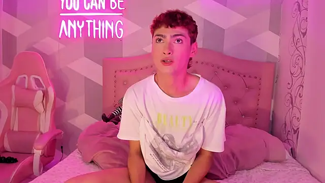 Snapshot of JacobRusso chatting on November 23, 2025, 2:43 am JacobRusso online show from November 23, 2025, 2:43 am