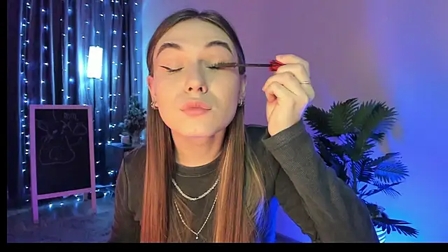 luna lust 212 online show from February 8, 2026, 4:21 am