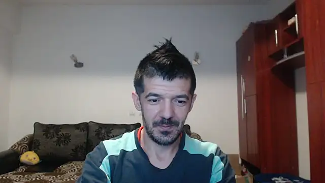 Snapshot of Dale_E chatting on December 18, 2024, 5:26 am Dale E online show from December 18, 2024, 5:26 am