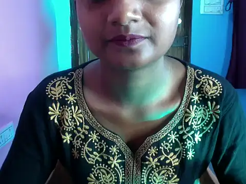 Snapshot of Riyya_00 chatting on November 16, 2025, 6:07 am Riyya 00 online show from November 16, 2025, 6:07 am