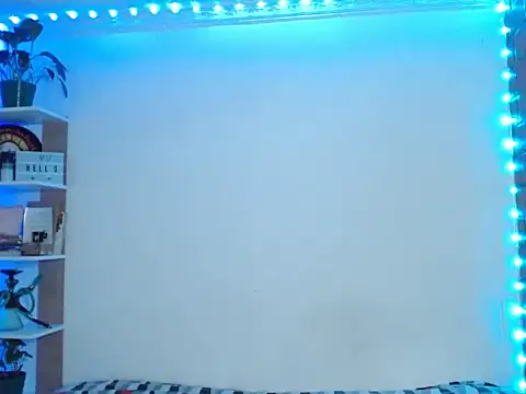 Maax30233 online show from November 28, 2025, 5:35 pm