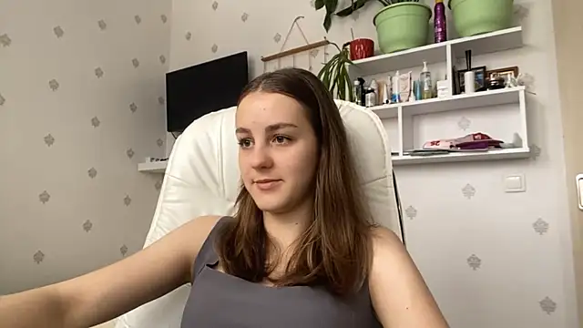 SweetieKatie online show from January 8, 2026, 10:43 am