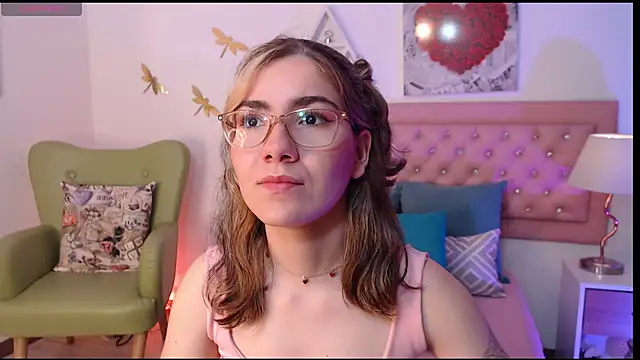 AriLumi online show from January 13, 2026, 7:29 pm