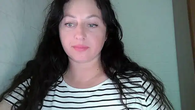 Snapshot of MelinaAx chatting on June 26, 2026, 8:42 am MelinaAx online show from June 26, 2026, 8:42 am
