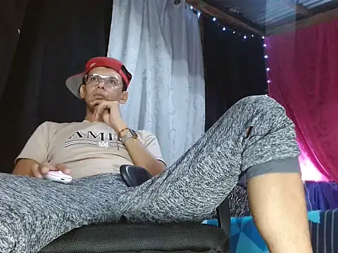 FANTASYBOYS11 online show from November 26, 2025, 11:49 pm