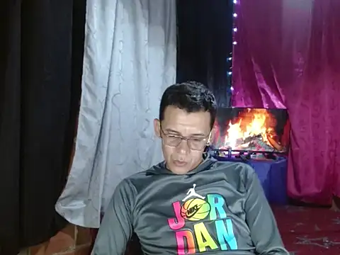 FANTASYBOYS11 online show from November 22, 2025, 2:21 am