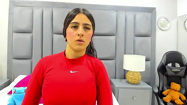 LuisaFranco online show from December 23, 2025, 11:09 am