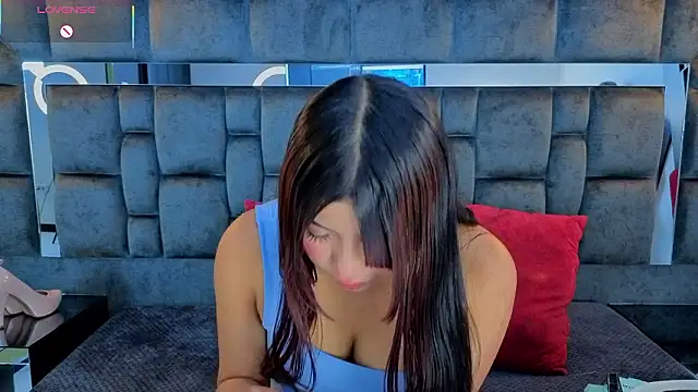 IssaJones  online show from February 17, 2026, 7:55 pm