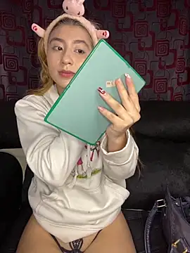 Snapshot of savannah_750 chatting on April 11, 2026, 11:19 pm savannah 750 online show from April 11, 2026, 11:19 pm