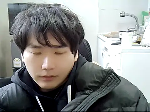 Snapshot of nbvmmbr chatting on March 1, 2026, 12:54 am nbvmmbr online show from March 1, 2026, 12:54 am