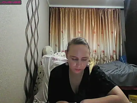 JenniDeep online show from December 1, 2025, 3:29 am