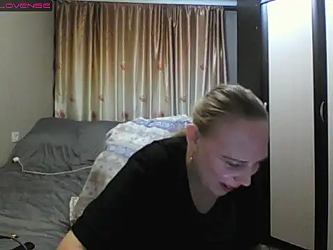 JenniDeep online show from March 9, 2026, 7:06 pm