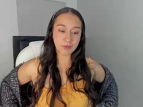 Snapshot of Ivonne_Skariel_Rs chatting on November 21, 2025, 12:15 pm Ivonne Skariel Rs online show from November 21, 2025, 12:15 pm