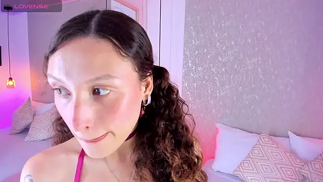 Snapshot of Martina_077 chatting on April 16, 2026, 8:20 pm Martina 077 online show from April 16, 2026, 8:20 pm