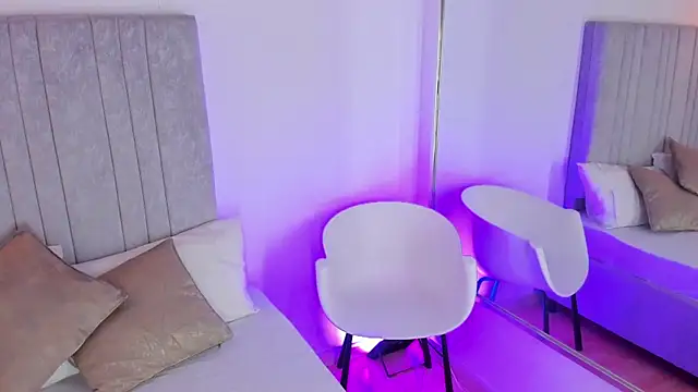 Martina 077 online show from March 18, 2026, 9:59 pm