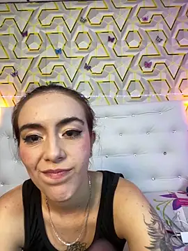 MelanyyJhonson15 online show from May 15, 2026, 2:53 am