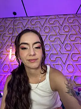 MelanyyJhonson15 online show from July 1, 2026, 8:31 pm