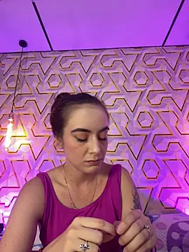 MelanyyJhonson15 online show from July 8, 2026, 9:15 pm