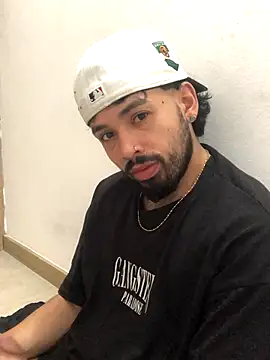 Snapshot of sebas-777masterr chatting on November 22, 2025, 2:27 pm sebas-777masterr online show from November 22, 2025, 2:27 pm