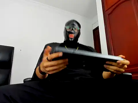 belialcrow666 online show from November 13, 2025, 7:29 pm