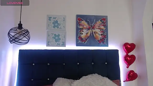 Snapshot of Catalinajane1 chatting on April 3, 2026, 1:39 pm Catalinajane1 online show from April 3, 2026, 1:39 pm