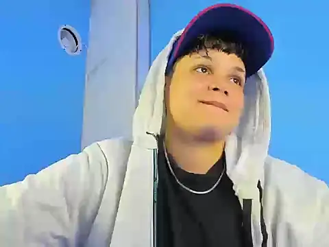 sharlott123 online show from November 23, 2025, 10:20 pm