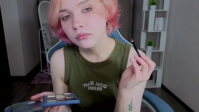 Snapshot of Kreks_frey chatting on November 17, 2025, 10:30 am Kreks frey online show from November 17, 2025, 10:30 am