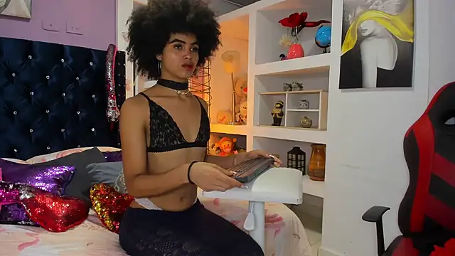 Zaira sofiaa online show from January 13, 2026, 1:53 am