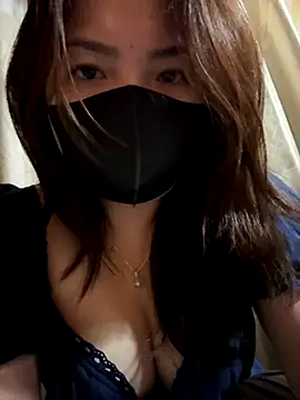 Snapshot of Thythy68 chatting on November 24, 2025, 3:17 am Thythy68 online show from November 24, 2025, 3:17 am