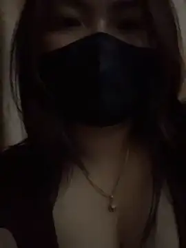 Snapshot of Thythy68 chatting on November 28, 2025, 4:56 am Thythy68 online show from November 28, 2025, 4:56 am