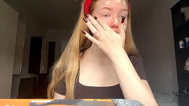 FerminaDepaula online show from November 14, 2025, 8:18 am