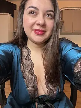 Snapshot of Lovynna chatting on February 16, 2026, 9:56 pm Lovynna online show from February 16, 2026, 9:56 pm