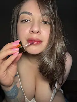 Snapshot of Lovynna chatting on May 21, 2026, 8:06 pm Lovynna online show from May 21, 2026, 8:06 pm
