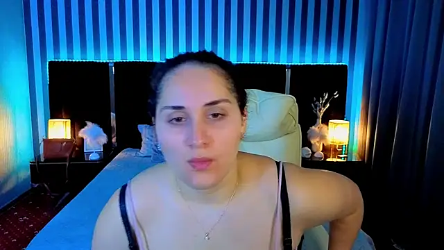 Snapshot of Arina_Simple chatting on November 26, 2025, 7:08 am Arina Simple online show from November 26, 2025, 7:08 am