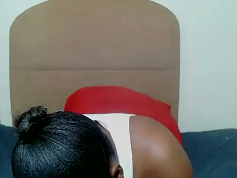 Snapshot of MissMoyo chatting on December 18, 2025, 6:01 pm MissMoyo online show from December 18, 2025, 6:01 pm