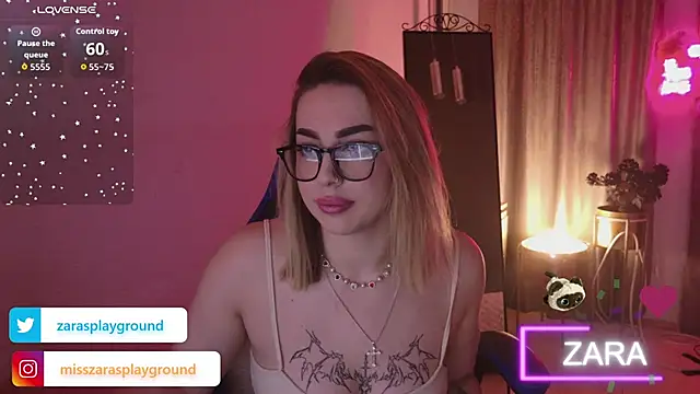 Snapshot of ZarasPlayground chatting on May 6, 2026, 5:17 pm ZarasPlayground online show from May 6, 2026, 5:17 pm