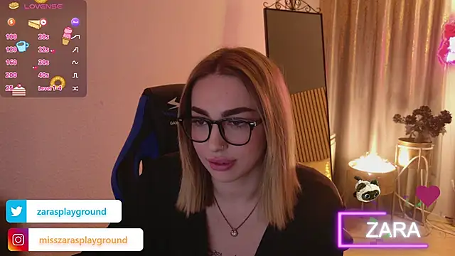 Snapshot of ZarasPlayground chatting on April 24, 2026, 6:21 pm ZarasPlayground online show from April 24, 2026, 6:21 pm