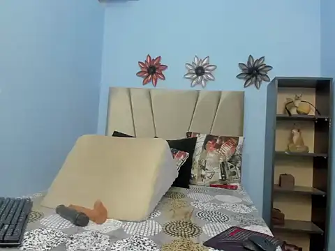 Snapshot of Alice_sexy26 chatting on February 5, 2026, 11:11 pm Alice sexy26 online show from February 5, 2026, 11:11 pm