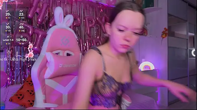 CheekySashaCharm online show from December 15, 2025, 3:34 am