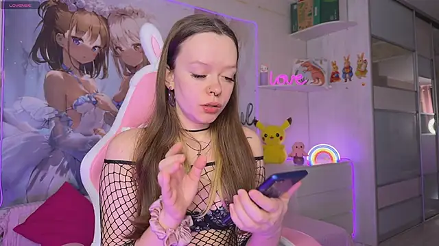 Snapshot of CheekySashaCharm chatting on February 5, 2026, 7:37 am CheekySashaCharm online show from February 5, 2026, 7:37 am