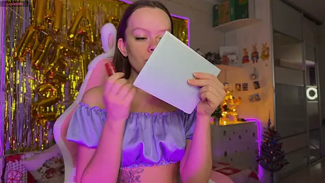 CheekySashaCharm online show from December 23, 2025, 5:29 am