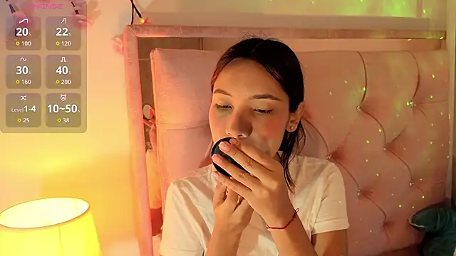 Darapresley777  online show from November 28, 2025, 1:44 pm