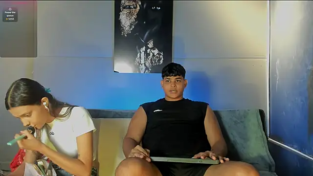 Snapshot of nicolvibes_212 chatting on April 6, 2026, 10:33 pm nicolvibes 212 online show from April 6, 2026, 10:33 pm