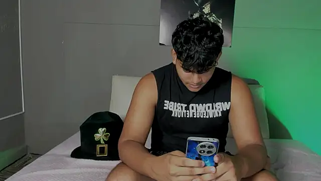 Snapshot of nicolvibes_212 chatting on March 17, 2026, 10:02 pm nicolvibes 212 online show from March 17, 2026, 10:02 pm