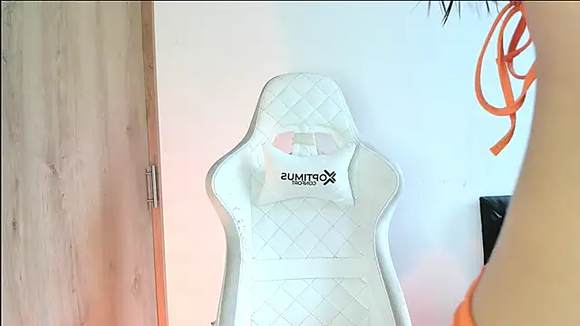 Snapshot of nicolvibes_212 chatting on December 22, 2025, 4:18 pm nicolvibes 212 online show from December 22, 2025, 4:18 pm