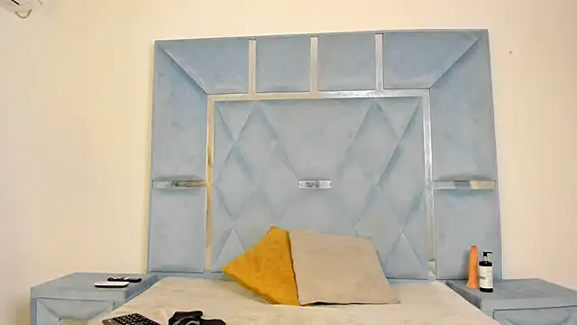 Snapshot of Kymasm chatting on February 12, 2026, 1:00 pm Kymasm online show from February 12, 2026, 1:00 pm