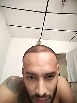 Max M0del online show from April 4, 2026, 3:18 pm