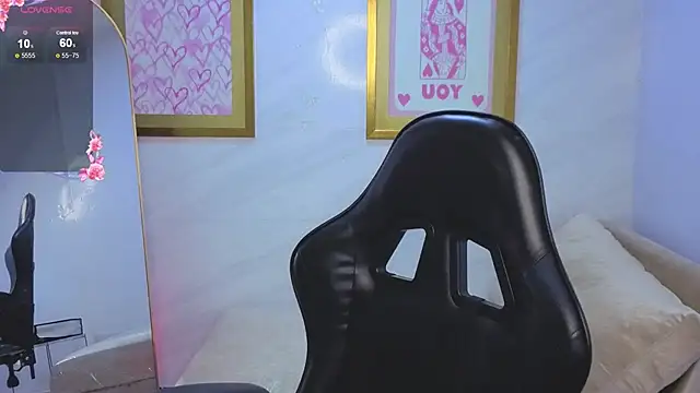 Evy Luxx v online show from April 9, 2026, 3:41 am