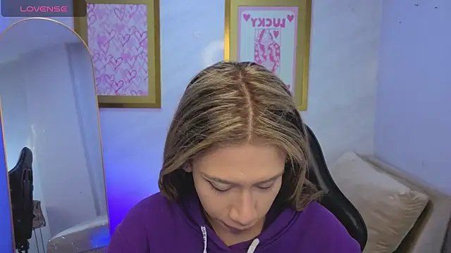 Evy Luxx v online show from March 24, 2026, 3:28 am