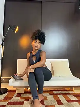 Snapshot of vanestraus chatting on July 14, 2026, 7:42 pm vanestraus online show from July 14, 2026, 7:42 pm